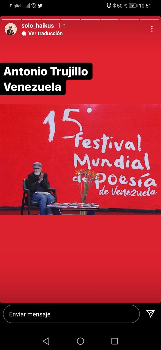 johannylr's tweet photo. La poesía es amor, es una fuerza de fe en las palabras que penetran en nuestros sentimientos y nos acompaña a viajar de forma sublime, hemos disfrutado del arte de las letras en el Festival Mundial de Poesía
 #PoesíaEsAmor https://t.co/AaSImvrSAH
