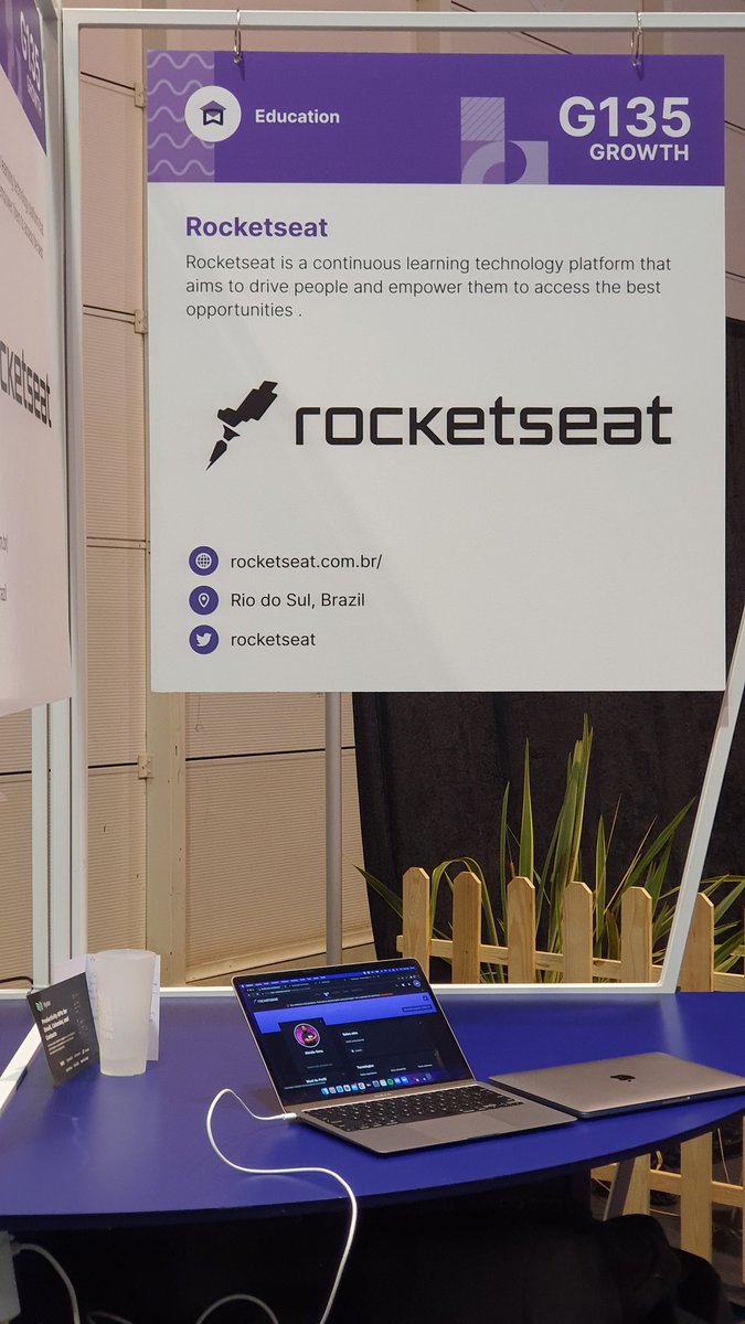 jnassula's tweet photo. Achei a @rocketseat no #WebSummit2021 ! https://t.co/bIRWHFHxGJ