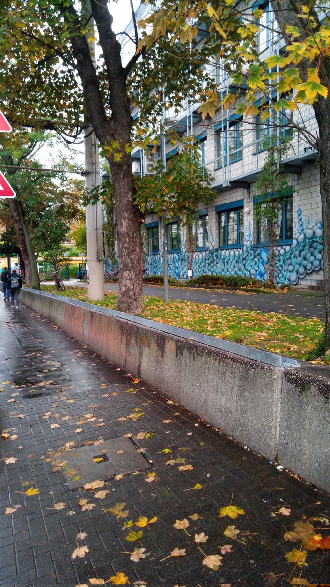 .<a href="/HenrietteReker/">Henriette Reker</a> <a href="/stadtkoeln/">Stadt Köln</a> <a href="/UniCologne/">Universität zu Köln</a> Das ist KEINE Lösung! Das Mäuerchen wird seit vielen Jahren vor allem von Studierenden/Mitarbeitenden der Biologie für ein Feierabendbier genutzt und um den Abend entspannt ausklingen zu lassen. Ja, in den letzten Jahren wurde es 1/4