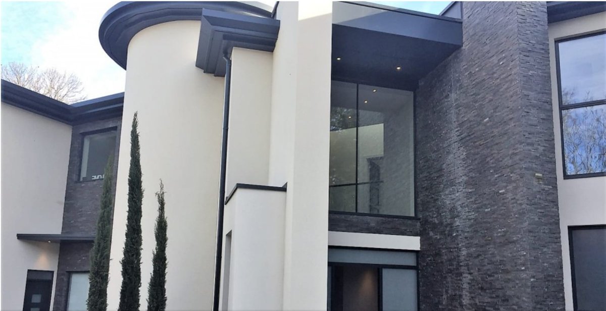 SRSrainwater's tweet photo. It´s all in the detail #trustedinstallers #bond #penthouse #goldeneye https://t.co/TictgmxEm0
