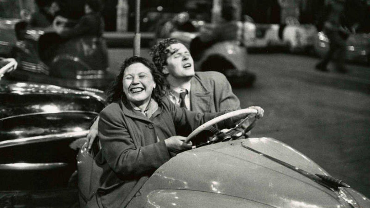 HarpoMagazine's tweet photo. "Blanco y negro son los colores de la fotografía. Para mí simbolizan las alternativas de esperanza y desesperación a las que la humanidad está sujeta para siempre." #RobertFrank #fotografía #35mm https://t.co/drdZT4DFDv
