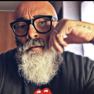 eiaculazio's tweet photo. #NuovaFotoProfilo https://t.co/3gs13Mr7K5