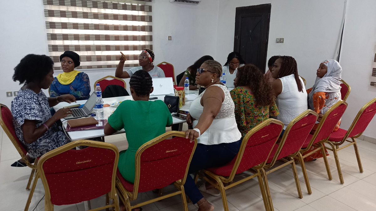 VSI_ng's tweet photo. With support from @amplifyfund VSI organized a 2 days consultative meeting with CSOs and vulnerable women to develop a policy brief on inclusive, safe and non-discriminatory access to SRH services and information for vulnerable women in Nigeria.
#InclusiveSRHR #ComprehensiveSRHR https://t.co/PxwU35p2Hs