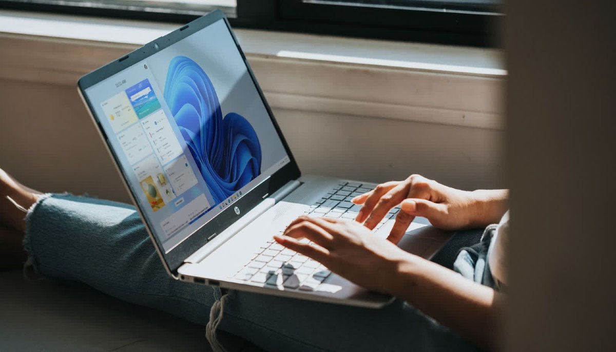 Rodney_Walker's tweet photo. Five percent of #PC users now running #Windows 11, #Microsoft force-installing PC Health Check in Windows 10 https://t.co/dXC1Fhy0I1 #Windows11 #Windows10 #OS #PCHealthCheck #Tech #Technology #TechNews #TechnologyNews #ITRTG #SNRTG https://t.co/zPqS84cOV9