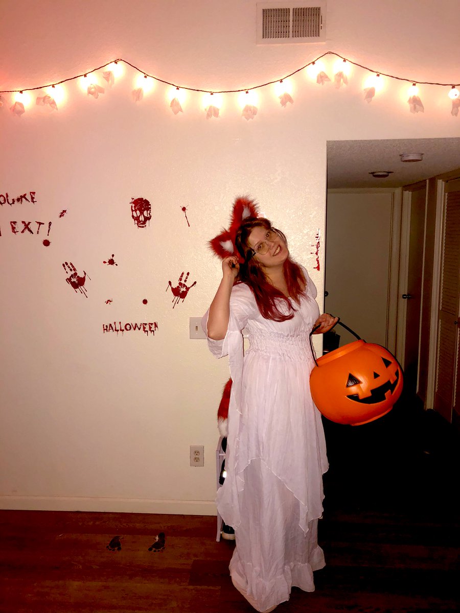 PyrahCat's tweet photo. I’m that Fox Wife from Fate Zero 🖤🦊😉🧡 https://t.co/g042PmehUh