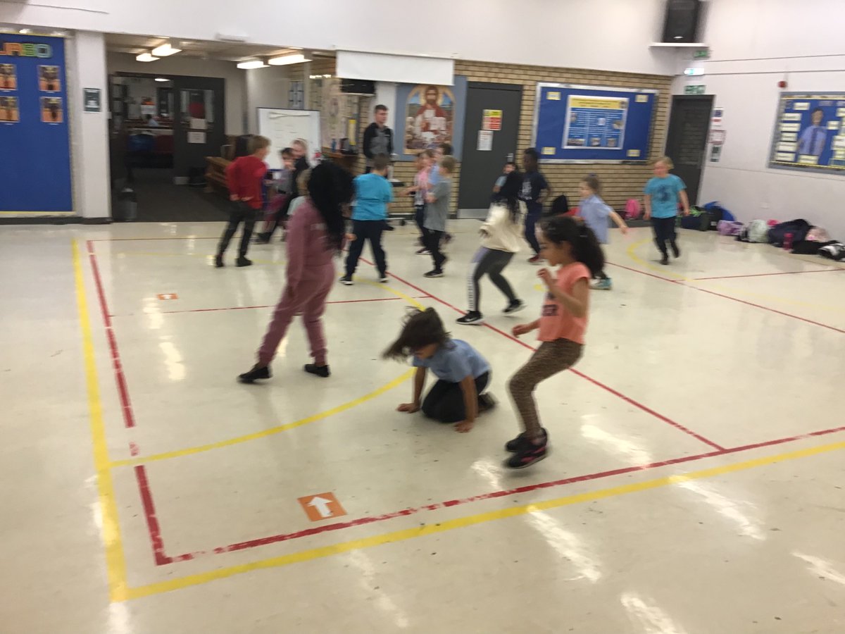 stpaulwhiteinch's tweet image. Great to see after school clubs back in action.   #GettingActive