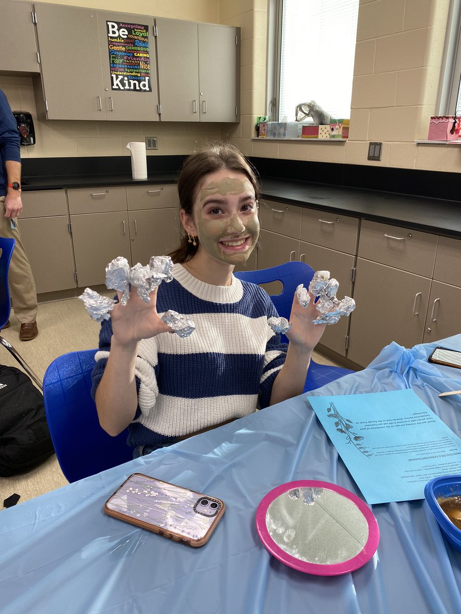 sarahnethero's tweet photo. Even Mr. Moore got in on some spa treatments #spaday #netheroanatomy @moorescience174 #integumentarysystem https://t.co/KtvMG59M9R