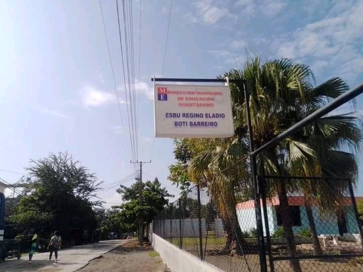 BasicaBoti's tweet photo. Activos para el reinicio , Aquí no se rinde nadie#NivelEducativoSbGtmo. https://t.co/C3e1BkmvdO