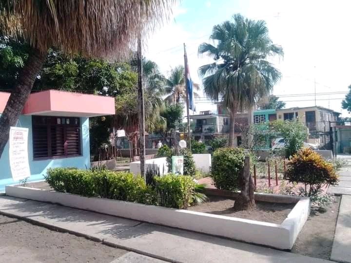 BasicaBoti's tweet photo. Activos para el reinicio , Aquí no se rinde nadie#NivelEducativoSbGtmo. https://t.co/C3e1BkmvdO