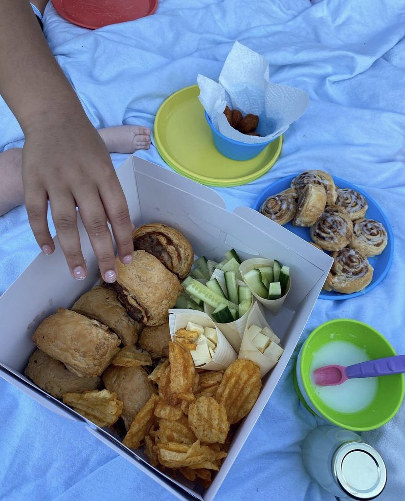 Day 2: Picnic 
From streetside bhel in India to late summer picnics in the Lincolnshire countryside ❤️ 
Read more at instagram.com/p/CVxiG6CtDTZ/…
#30DaysDelicious #TheGFW2021