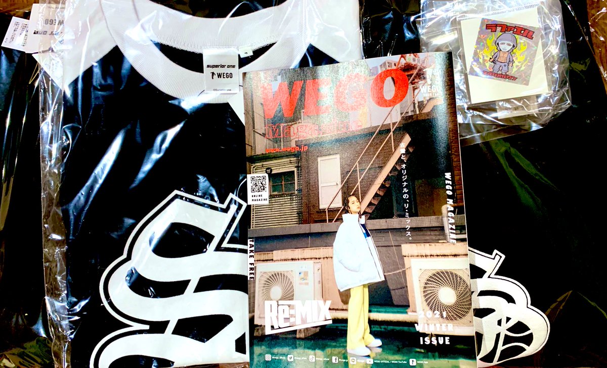 natsu_mikan_v's tweet photo. 一昨日届いていたけど写真を載せていなかったスペリオールワンとWEGOのコラボ商品📦厚みがあって裏も暖かいパーカーとパンツ、大きめに着られるシャツ、ラファさんのシール✨全部いい感じ♬
WEGOのカタログにはメンバーのカッコいい写真も❣️
#ラファエル
#イーサン
#Raphael
#superiorone
#WEGO https://t.co/tboqcNO9zH