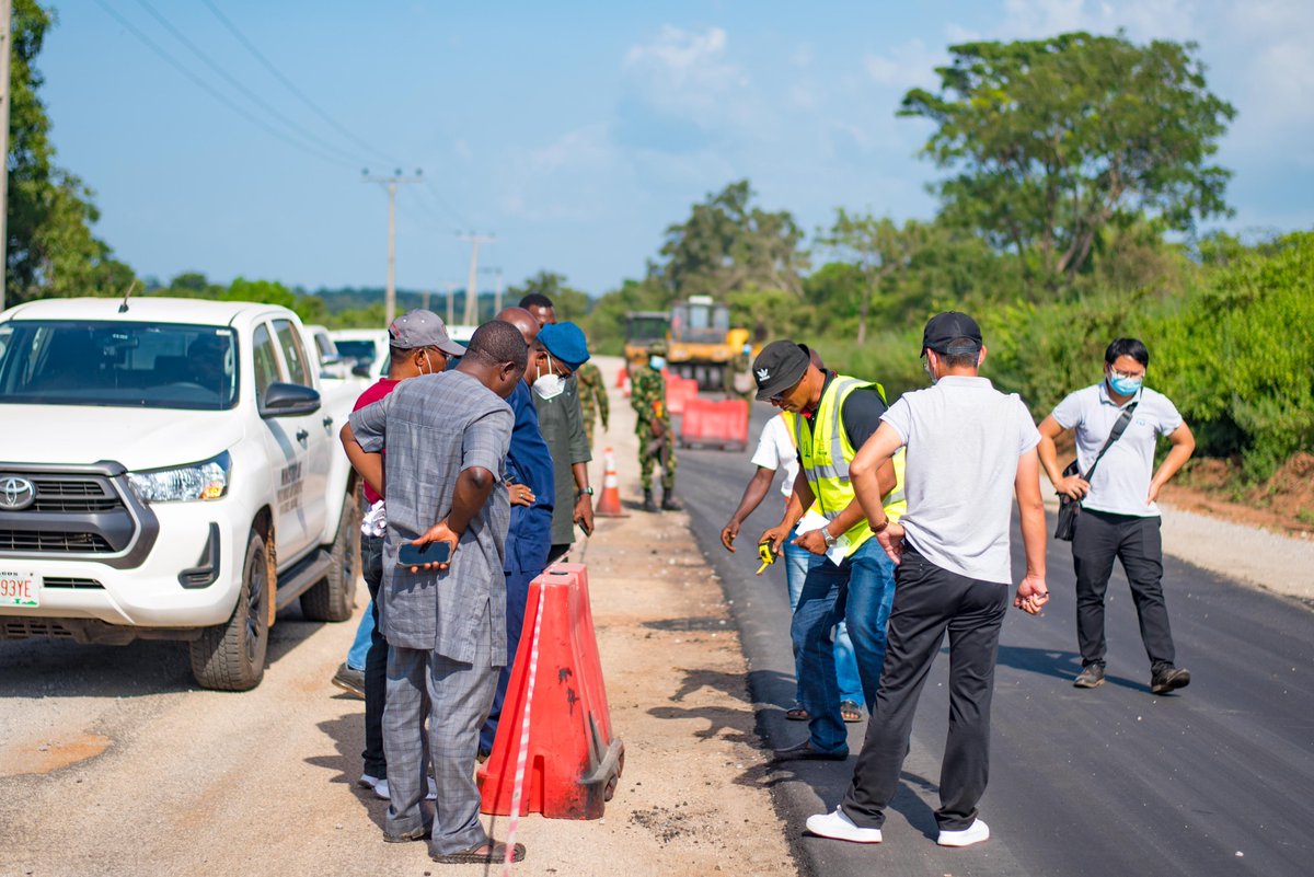 profDSMedia's tweet photo. The Saki township road project is going on smoothly and the contractor has promised to deliver very soon. https://t.co/OLlxWTkQGX