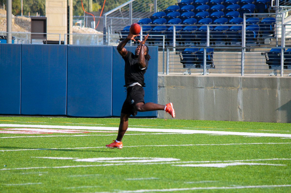 HOFVillage's tweet photo. The grind never stops here at Tom Benson Hall of Fame Stadium with the NFL Alumni Academy!💪 #HOFV #NFLAA #grindneverstops https://t.co/TWOHcfXOzv