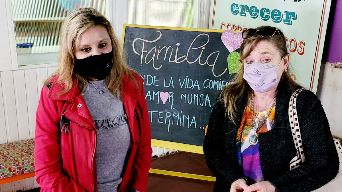 marilinsacnun's tweet photo. También en 📍#Murphy, visité la Escuela Primaria N°670 y el Jardín  de Infantes N°56. Charlamos con maestrxs y directivxs e hicimos entrega de un aporte económico a cada institución, para la compra  de una Fotocopiadora y la construcción de una galería ☀️ https://t.co/dYSPTCJVaJ