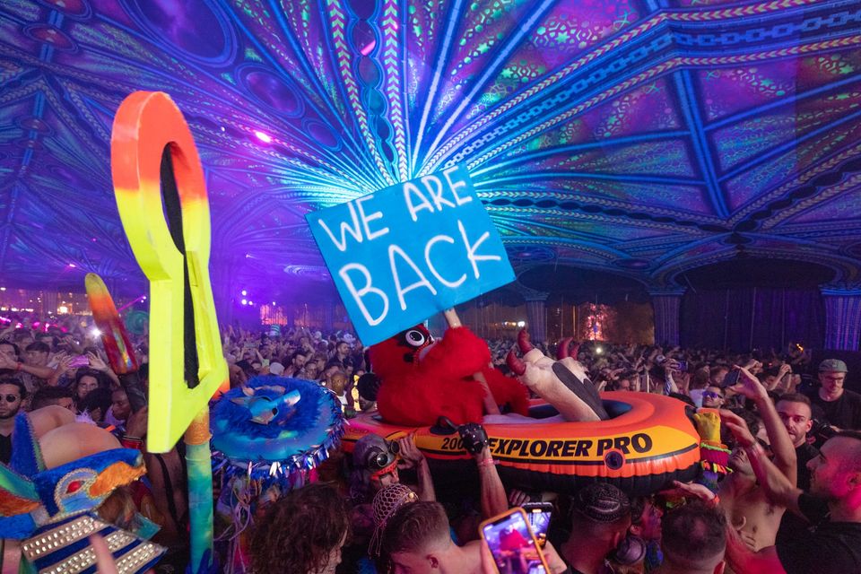 elrow_'s tweet photo. NYC! So excited to reveal Phase Two artists of our winter festival!⚡After two years without dancing indoors, we're overwhelmed with happiness to fully immerse you in our biggest North American production to date!❤️‍🔥
Tickets: https://t.co/GqBFwFDIbf
#elrowNYC https://t.co/dLDZwcgdjV