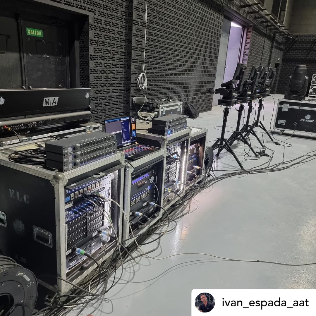 Robelighting's tweet photo. Setting up the programming & @Robelighting #RoboSpot followspot systems for the LOS40 España #lightingdesign with Ivan Espada Alvarez working with Fluge and Showplus.
#robelighting #techtuesday #robegear #fluge #showplusshowdesign #lightingtech #techlife #los40musicawards2021 https://t.co/31cMlrGs8q