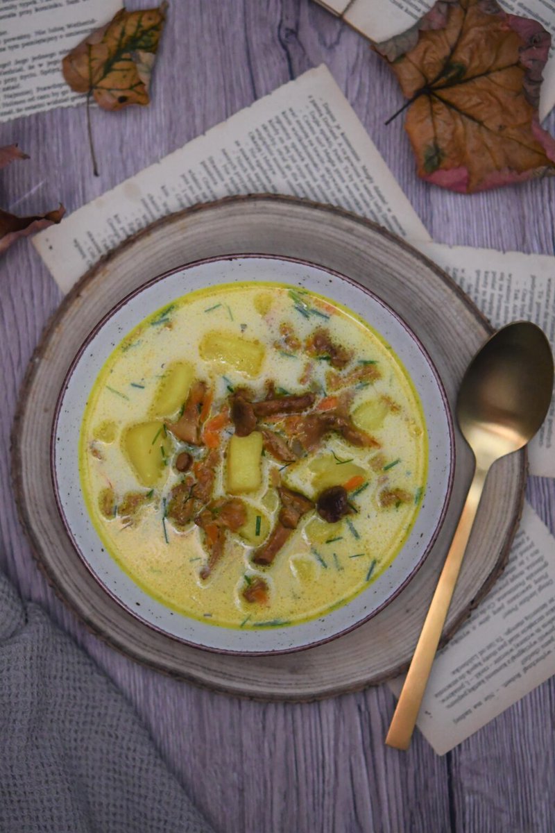 Klysapl's tweet photo. https://t.co/DQL1J95kQD

https://t.co/5UARBZIfmG

#chanterellesoup #chanterelle #chanterellemushrooms #mushrooms #soup #cooking #Autumn #food #delicious #zupazkurkami #kurki #kurkigrzyby #grzyby #zupa #gotowanie #jedzenie #pyszne #jesień  #przepisnajesień #klysapl https://t.co/B3FUPuoMIv