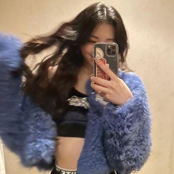 wonyunaz's tweet photo. mirror selfies ! https://t.co/Zyf6GYgdgK