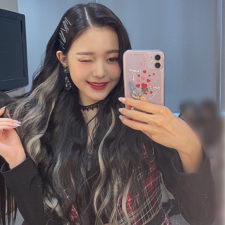 wonyunaz's tweet photo. mirror selfies ! https://t.co/Zyf6GYgdgK