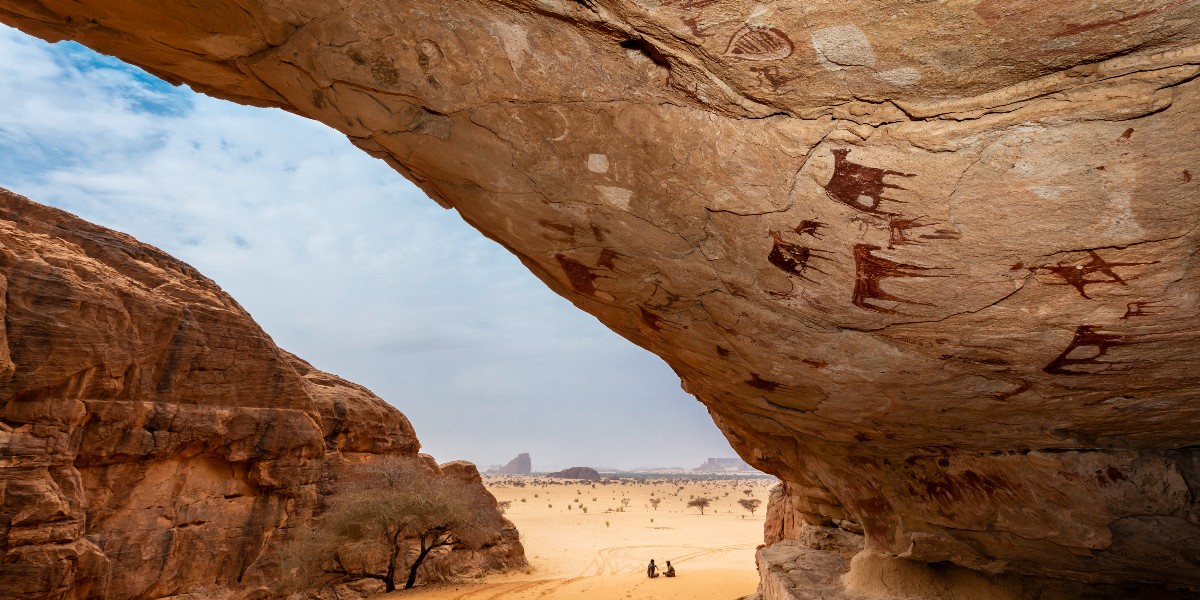 AfricanParks's tweet photo. Situated in Chad, Ennedi is a site of deep significance to the culture &amp; livelihood of over 30,000 semi-nomadic pastoralists whose rich heritage is displayed in 7,000-year-old rock art that is scattered throughout much of the reserve. Learn more: https://t.co/AlLWVB85q0 https://t.co/eUGa2vFn6w