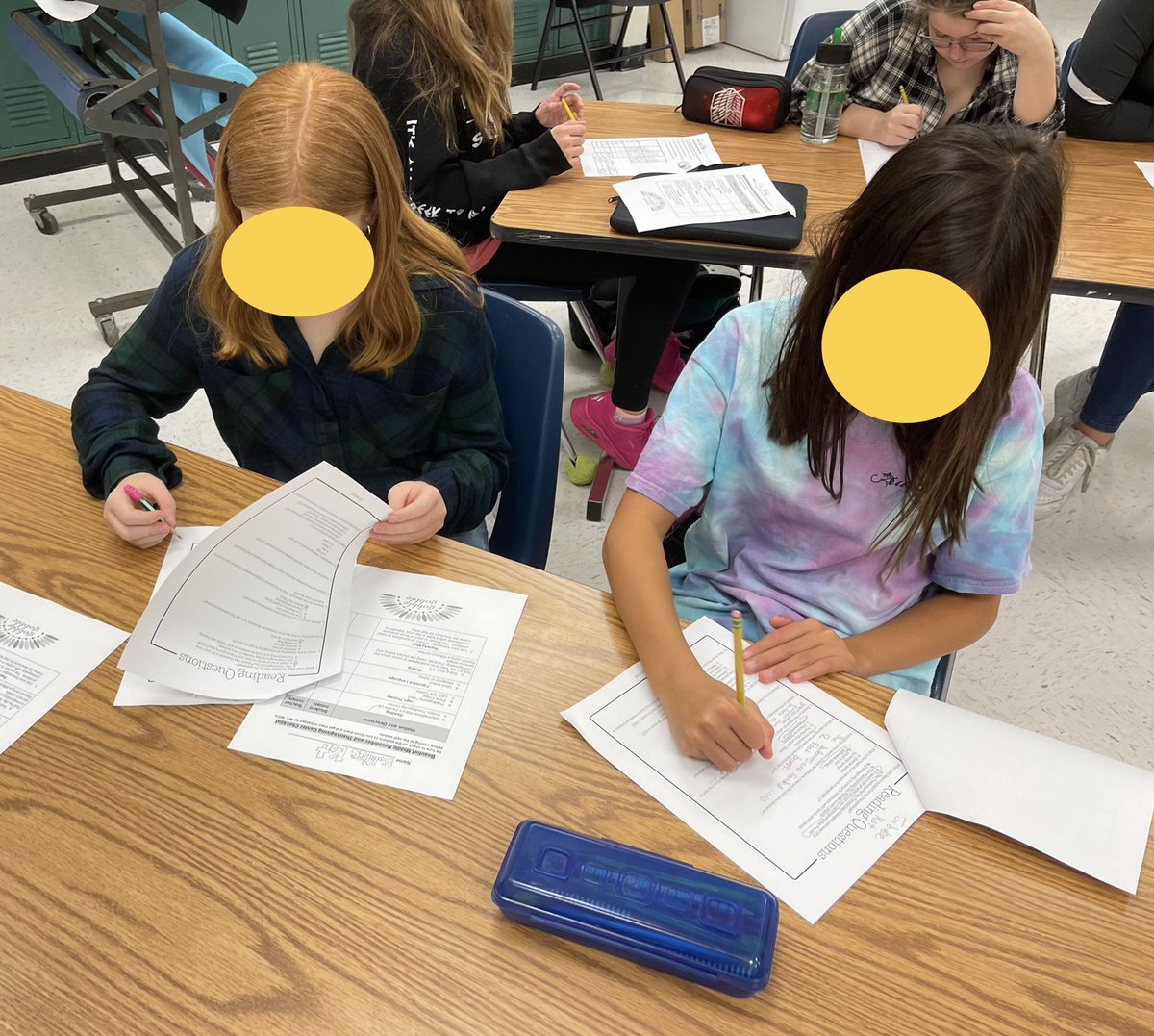 melodie_willis2's tweet photo. Beaufort Middle School 6th Grade AIG students rocking their “Thankful Stations” today! Strategy, problem solving, analytical reading, creative writing, etc. #CCPSgifted #BMSNCCHARGERS https://t.co/ky64JExEKb