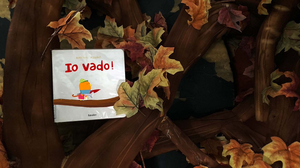 Per #uccellino è arrivata l'ora di lasciare il nido: #iovado! ben equipaggiato si avvia tutto solo all' #avventura Ma dove sarà diretto? Una #storialieve con finale a sorpresa per accompagnare #leprimeesperienze di autonomia dei #piccoli. 
Edito da <a href="/Babalibri/">Babalibri</a> di #MatthieuMaudet