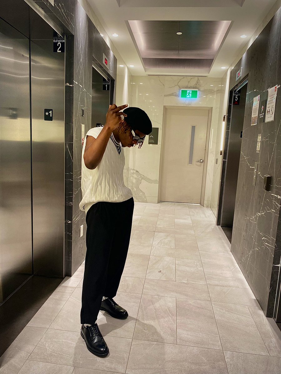 OfficialBoluAji's tweet photo. I know the drill so I stay jiggy with you 🖤 https://t.co/ZhKoGrAdpb