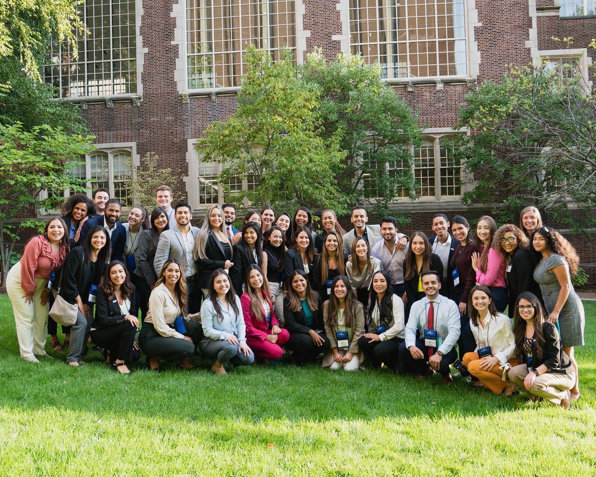 PennDentalMed's tweet photo. PDM recently hosted the Hispanic Student Dental Association (HSDA) Regional Conference! Hispanic dental students from all over the northeast corridor came to PDM where they to learned about opportunities and research.
#HSDA #HispanicHeritageMonth #PennDentalMedicine ##Dentistry https://t.co/iFh2CniAbF