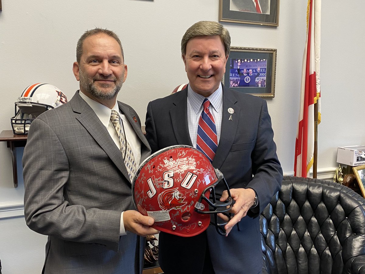 Great meeting with the Ranking Member of the House Armed Service Committee, Congressman Mike Rogers, today.
 
GoGamecocks!!!!