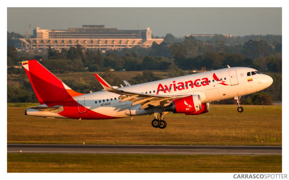 ¡QUIZ DEL DÍA!

¿Logras identificar que es la edificación que está detrás del A319 de <a href="/Avianca/">avianca</a>? 

(Pista: La foto fue sacada desde la terraza la cual se encuentra en el tercer piso del <a href="/aerodecarrasco/">Aeropuerto Carrasco</a>)
