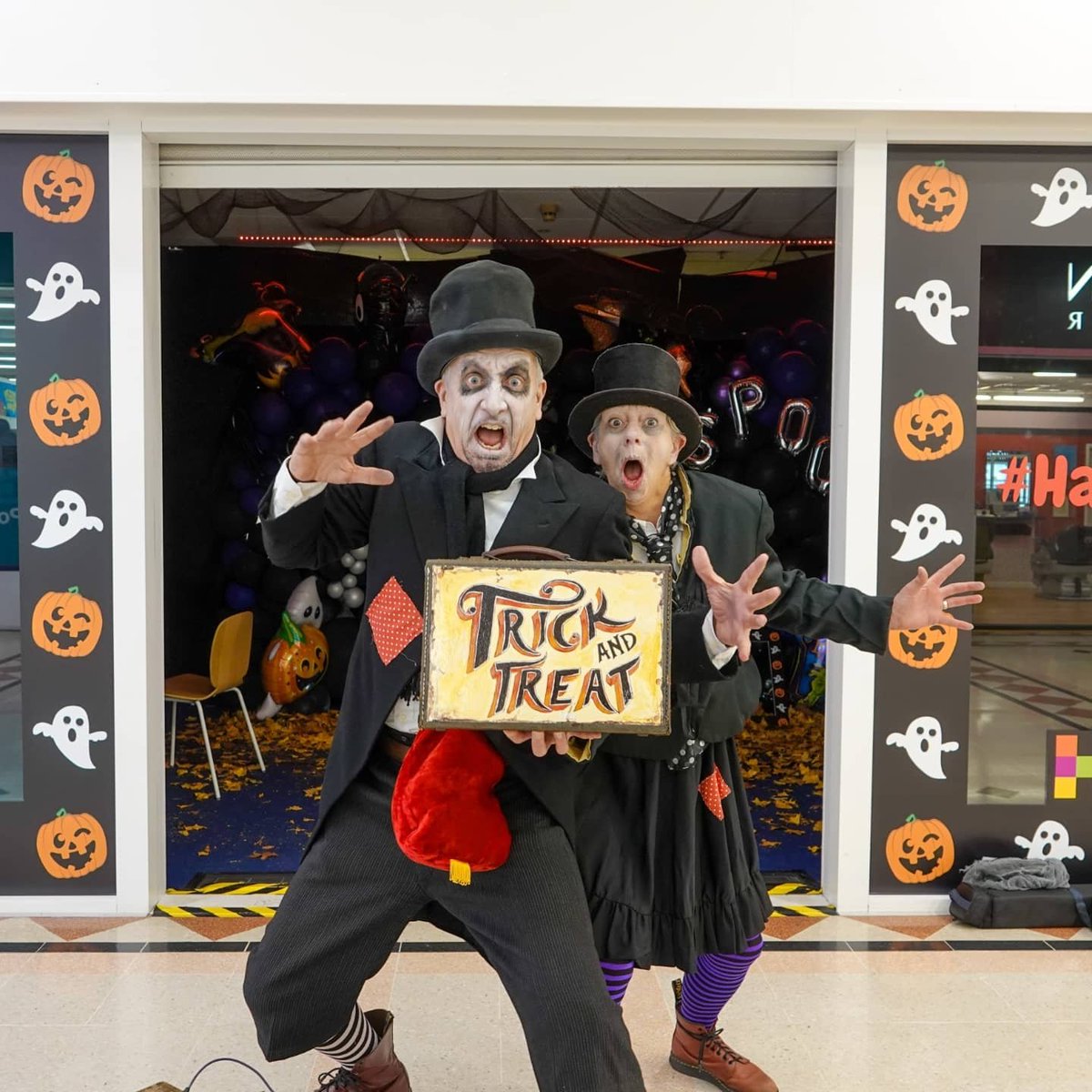 BidHarrogate's tweet photo. #HarroScream is over! What a great week it’s been, with our photobooth, spooky trail &amp; mischievous street entertainers!
 
Thank you to all who took part, we hope you had a spook-tacular time! Look out for an email/DM from us as you might be a winner! 👻 

Christmas is coming 👀🎅 https://t.co/v7i5bc3uXg