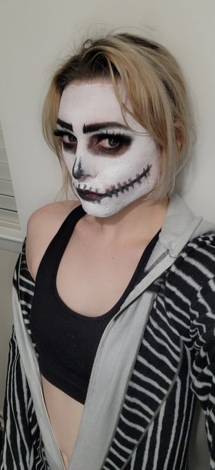 I also was a spookie boi this Halloween but I didn't take as many pics 😅 https://t.co/LW8MgaO2tb