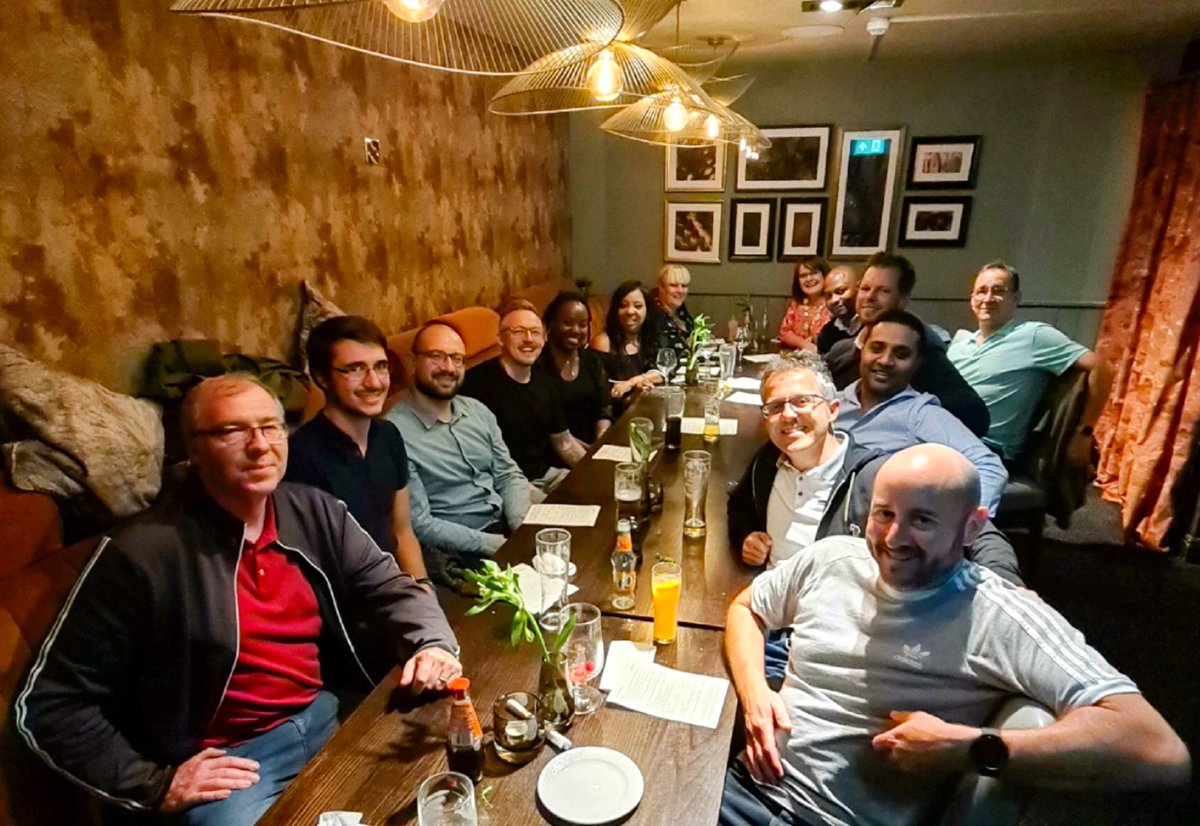 flydocs's tweet image. We love staying connected virtually but it’s always special getting to see each other face to face.

Snapshot from a recent catchup with some of our UK teams.

#lifeatflydocs #flydocsfamily