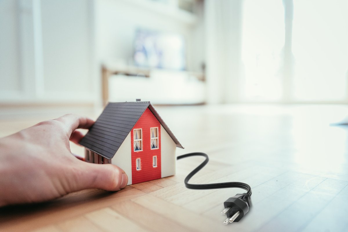 HomeSvcsRelo's tweet photo. Transferee convenience is a top priority for HomeServices Relocation. We are happy to announce the addition of a new no-cost Utility Concierge service for homeowners at destination.  Learn more here: https://t.co/pSyCuC8SX9 https://t.co/HcndaoeB6K