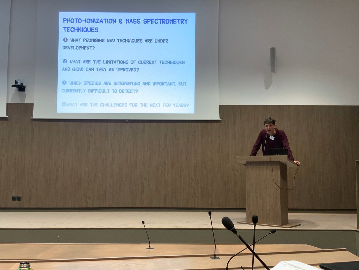 astrolabIPR's tweet photo. A key aspect of the #QUADMARTS network is to have open discussions on advancements and the interesting &amp; challenging aspects of the techniques in use for studying radical and trace species. 

Here is Ludovic Biennier from @astrolabIPR coordinating the first discussion session https://t.co/bvpDrLKjpb