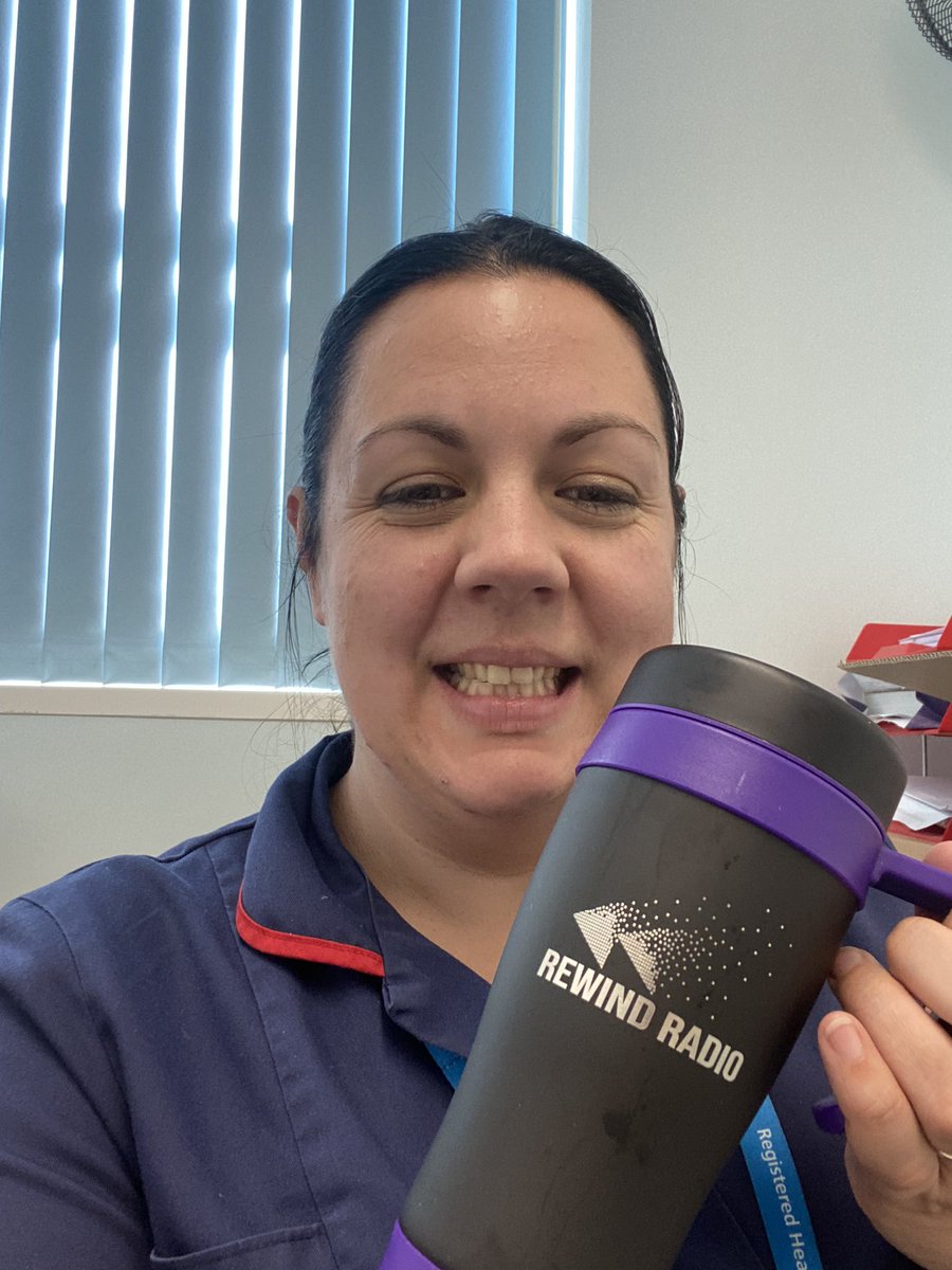 Shelley_Marie86's tweet photo. @RewindCornwall loving my travel mug! It’s helping me to stay hydrated whilst I work! #rewindcornwall #travelmug #hydratingthenhs #workinghard #nhs @rwoodseslas https://t.co/gAypC9qJyt
