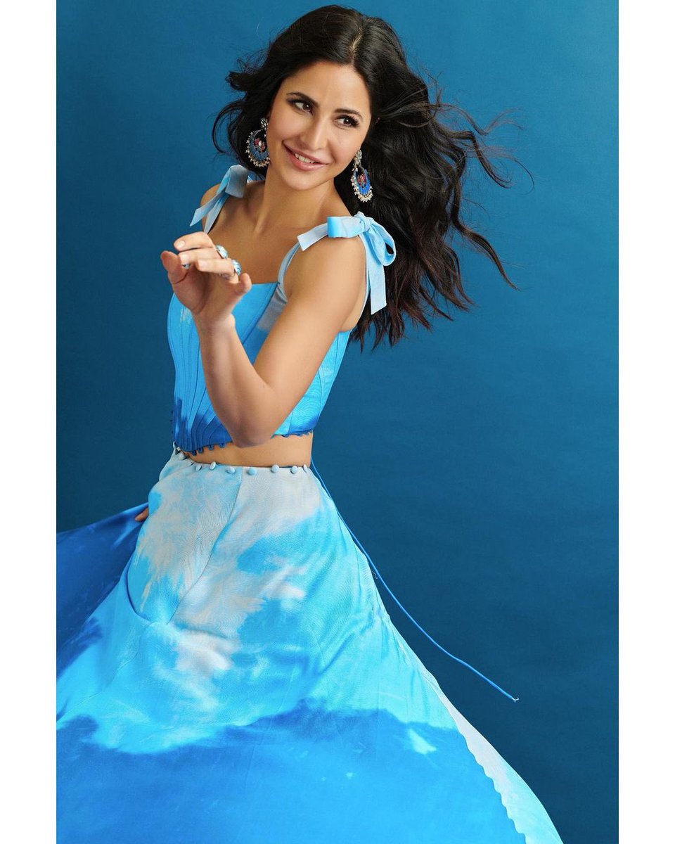 katrin_kay's tweet photo. #katrinakaif
Almost time 💙💙💙 #3daystogo #sooryavanshiintheatres 🍿 https://t.co/KbipXHJynj