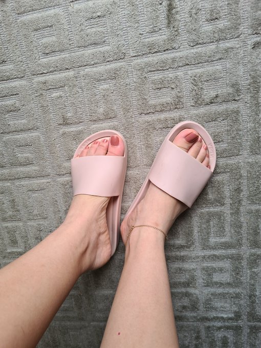 Where's my Melissa fans at? 😜 https://t.co/2hyIiVgk5S<a href="/tag/mvsales"class="tags"><span>#mvsales</span></a>