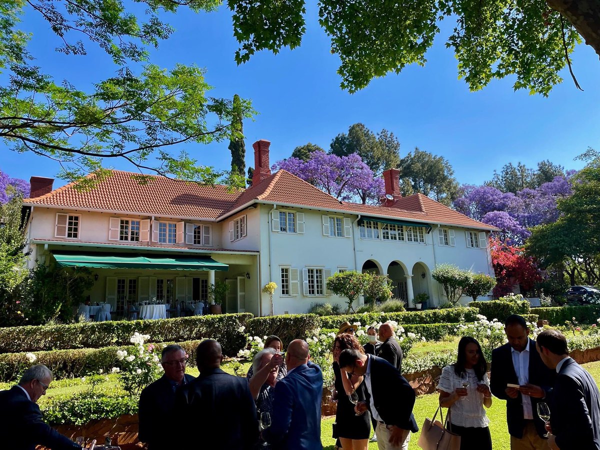 LaurasWorldza's tweet photo. A beautiful Summer's afternoon at The Portuguese Embassy for a curated Cap Classique masterclass.
Our line-up:
The trophy, double-gold and gold winning wines from the Amorim Cap Classique Challenge 2021.
🥂
#LaurasWorld
#CapClassique50
#Perfectedbytime
#Amorimcapclassique20yrs https://t.co/mTuu1Yk19i