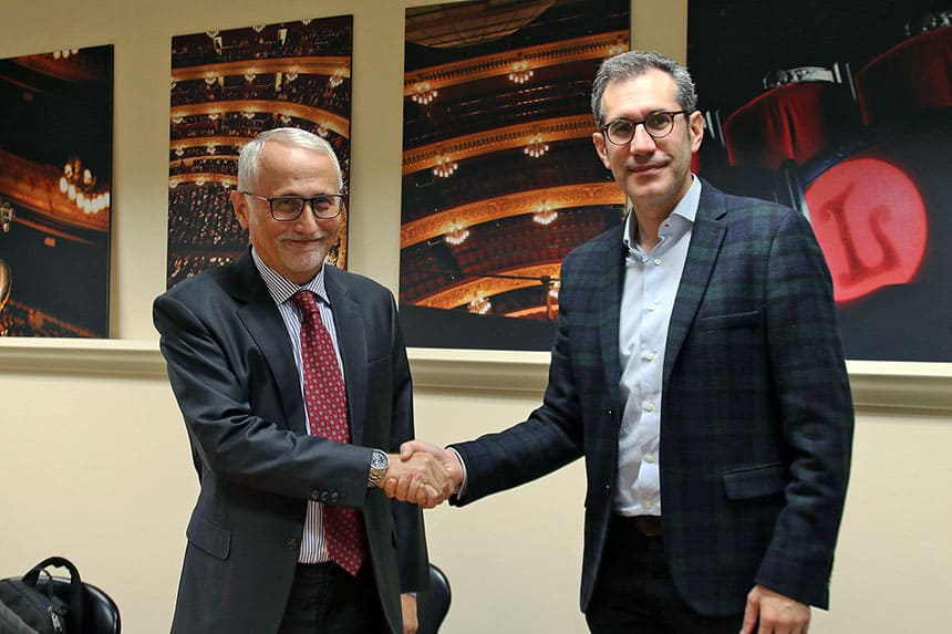 TodalamusicaEs's tweet photo. Instituto Italiano de Cultura de Barcelona y la Fundación del Gran Teatre del Liceu firman un acuerdo de colaboración | https://t.co/qnDpoh9aa5 | @iicmadrid | @Liceu_cat | https://t.co/V0Cla6mveD