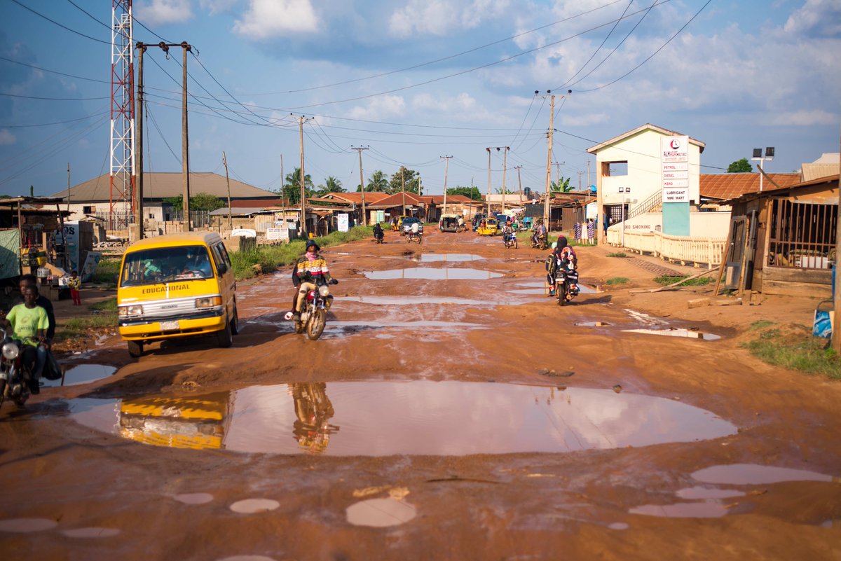 profDSMedia's tweet photo. We understand how important these local government areas are to our economy in terms of nearness to the metropolis and the large expanse of land that makes agribusiness thrive. So it is important to us to make all roads accessible and motorable. https://t.co/bTuzuYvr0Q