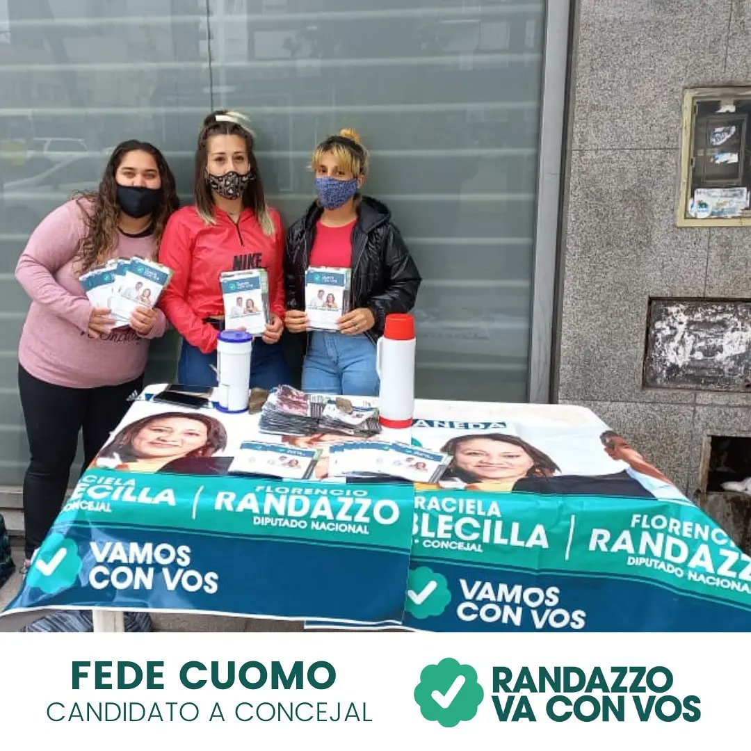 FEdePyME's tweet photo. Al mal tiempo, más campaña.

Caminar y encontrarnos con vecinos para que nos conozcan y llevarles nuestras propuestas. https://t.co/nueSY9bVcT
