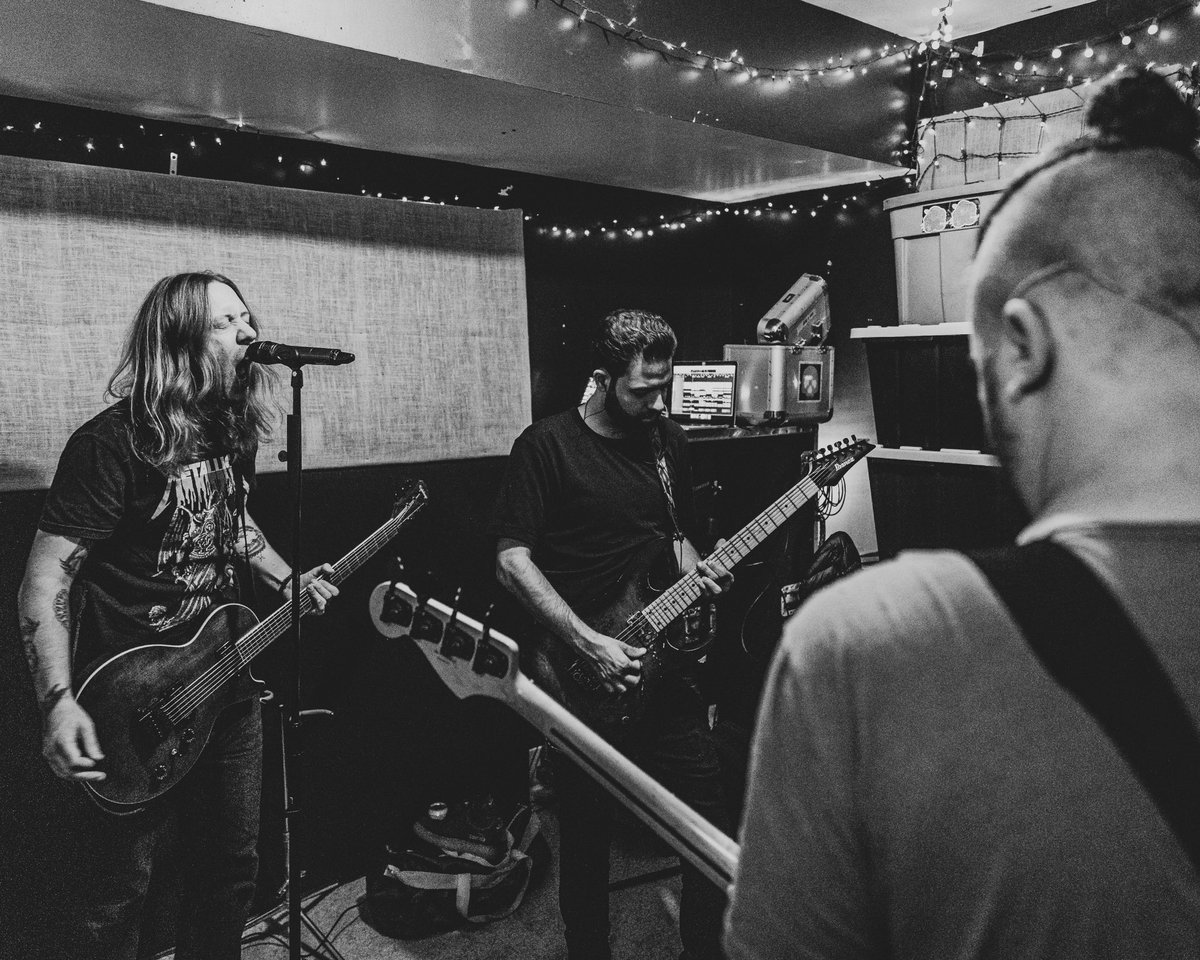 Sun & Flesh tweet media