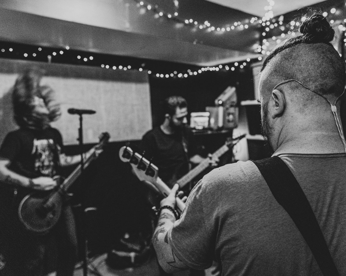 Go hard or go home 😏 See us do it live this Saturday at <a href="/KnittingFactory/">Knitting Factory Entertainment</a> - get your tix here: bit.ly/nfrntkfbk