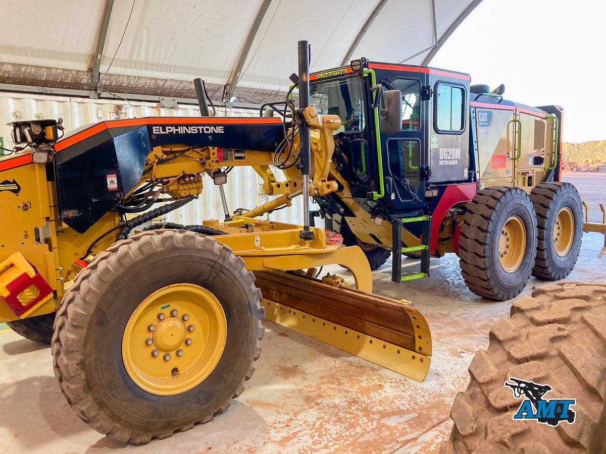 AMTEdmonton's tweet photo. We have LOW HOUR and brand new Elphinstone UG20M graders in stock! These units are available for immediate delivery, with global shipping arranged. For more details on these units, contact our sales team today.
☎️: 780-469-5677
💻: https://t.co/la6sRRIpcX
#AMT #miningrig #grader https://t.co/OhYyt3rTrv