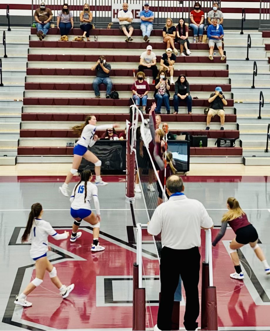 ElmwoodRoyalsVB's tweet photo. Congrats to Sophomore, #6 Liliana Blachuta for receiving Honorable-Mention All-Northern Buckeye Conference for the 2021 season!!! 
Congrats Liliana!!!
🎉🏐💙🙌🏼🎉🏐💙🙌🏼🎉🏐💙🙌🏼🎉🏐💙🙌🏼🎉🏐💙
#GoRoyals https://t.co/X4QabiytdA