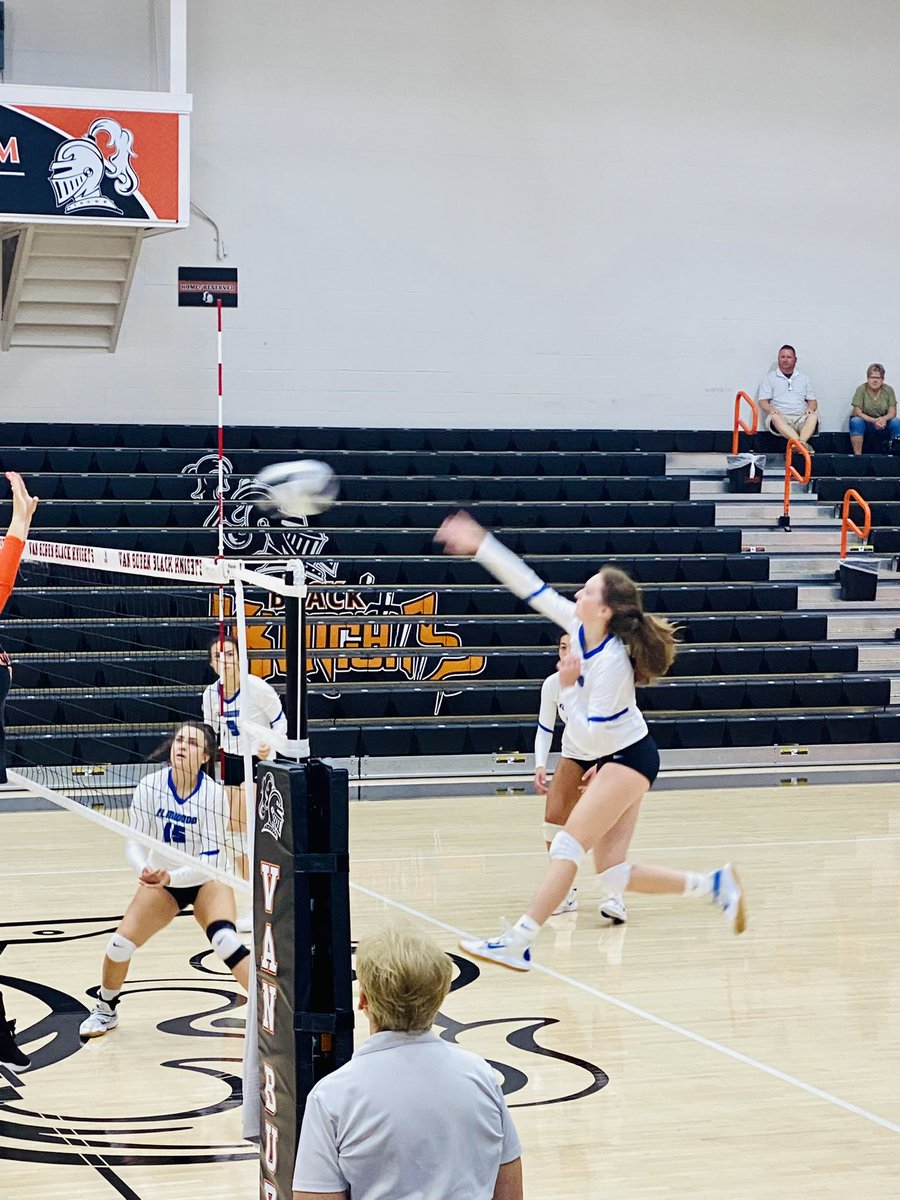ElmwoodRoyalsVB's tweet photo. Congrats to Sophomore, #6 Liliana Blachuta for receiving Honorable-Mention All-Northern Buckeye Conference for the 2021 season!!! 
Congrats Liliana!!!
🎉🏐💙🙌🏼🎉🏐💙🙌🏼🎉🏐💙🙌🏼🎉🏐💙🙌🏼🎉🏐💙
#GoRoyals https://t.co/X4QabiytdA