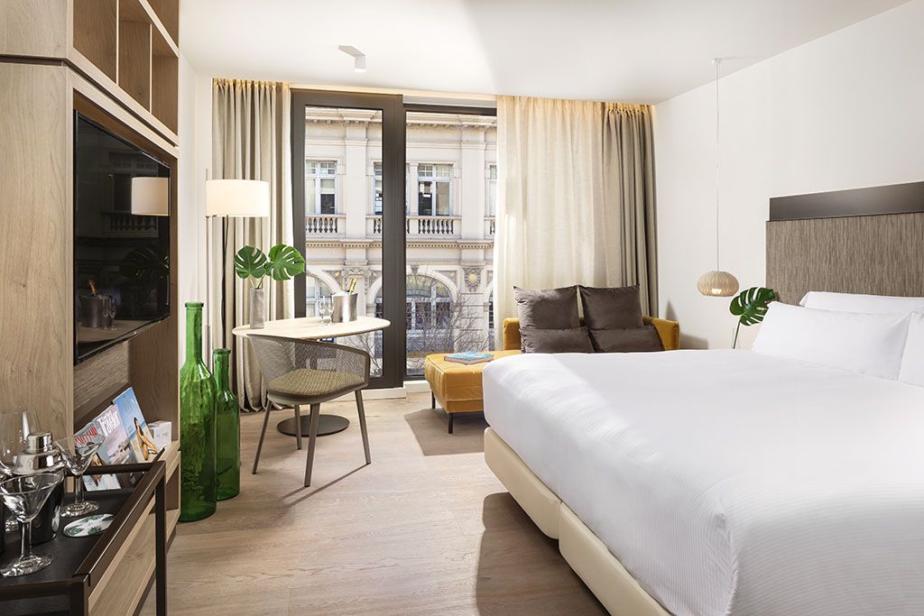 Hotel ME Barcelona, the First new Five-star Hotel Opening in #Barcelona >>>>CHECK IT OUT > bit.ly/3GEutxf ME Barcelona Hotel ME by Meliá #luxuryhotels #travel #Spain 🍾😍 👑