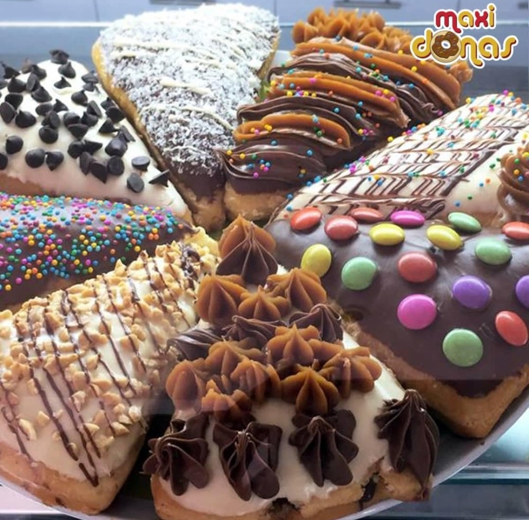 MaxiDonas_ve's tweet photo. Qué delicia es compartir una #PizzaDonuts muy suave y fresquita.
Pidela con 1 día de anticipación 🥳🍩😍
...
#NoSonDonasSonMaxiDonas #PedidoEspecial #Pizza #Donuts #DonasRellenas #Krapfen #MaxiDonas #DulceRegalo #Celebracion #VenezuelaTerritorioMaxiDonas #Arequipe https://t.co/LzFQCpbJ0Q