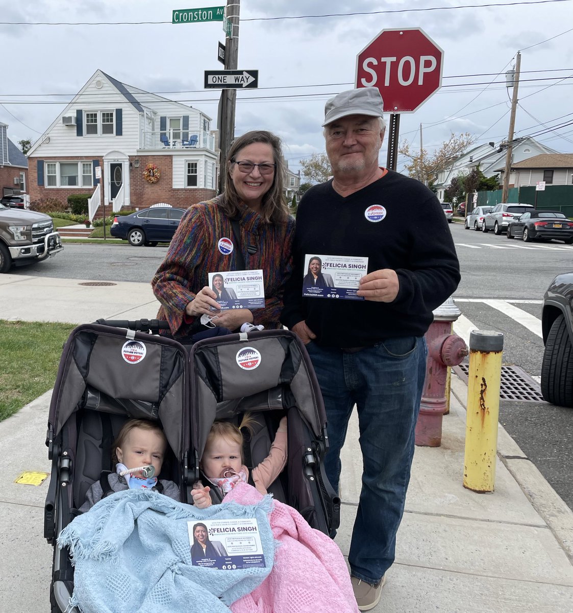 TheJewishVote's tweet photo. 💓Doggies, babies, zaydes, all out here in Belle Harbor to show support for Felicia Singh for City Council @FSingh_NYC! #VoteNYC https://t.co/wi2JUp1Buz